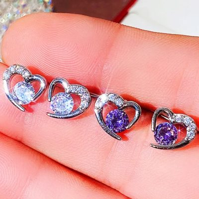 Aretes de corazón y zirconia