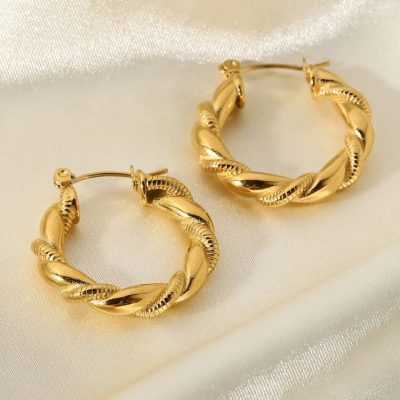 Argollas entrelazadas doradas