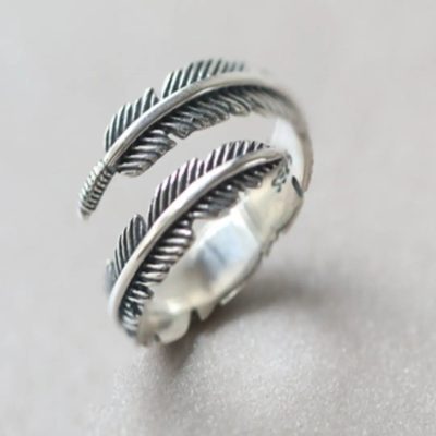 Anillo de pluma