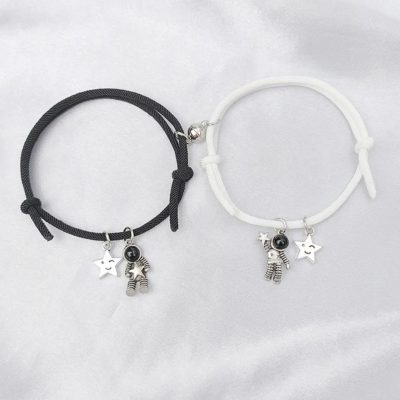 Pulseras tu y yo de astronautas magnéticas - Imagen 6