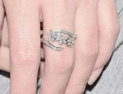 Anillo flores de zirconias white - Imagen 2
