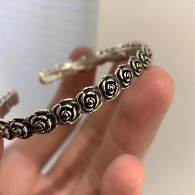 Brazalete de rosas - Imagen 2