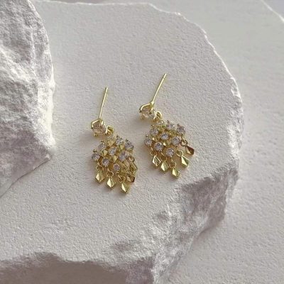 Aretes de borla